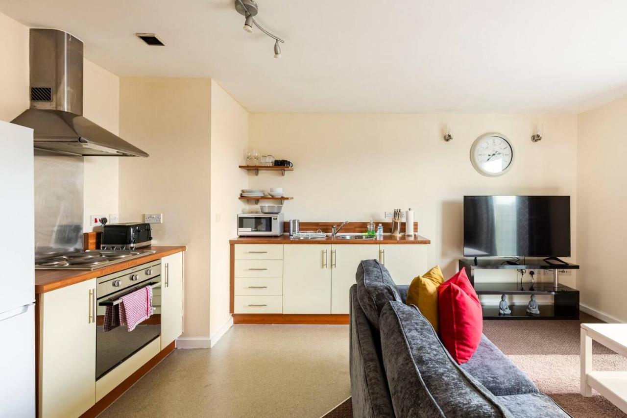Mosh Homes 01 * Mánchester