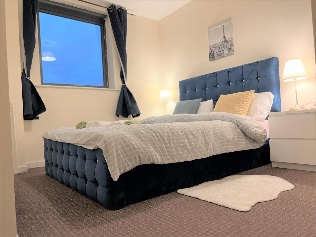 Mosh Homes 01 * Mánchester
